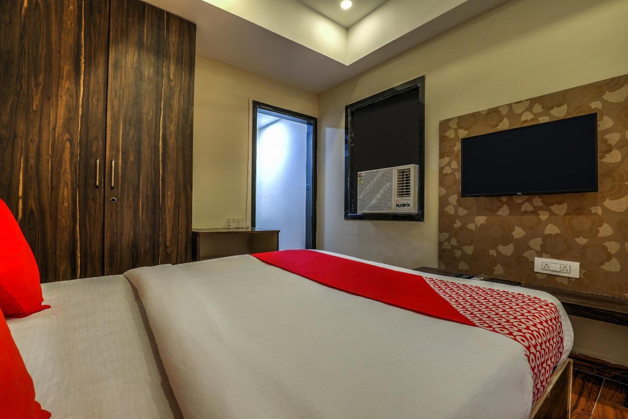 Capital O Sky Grand Hotell Hyderabad Eksteriør bilde