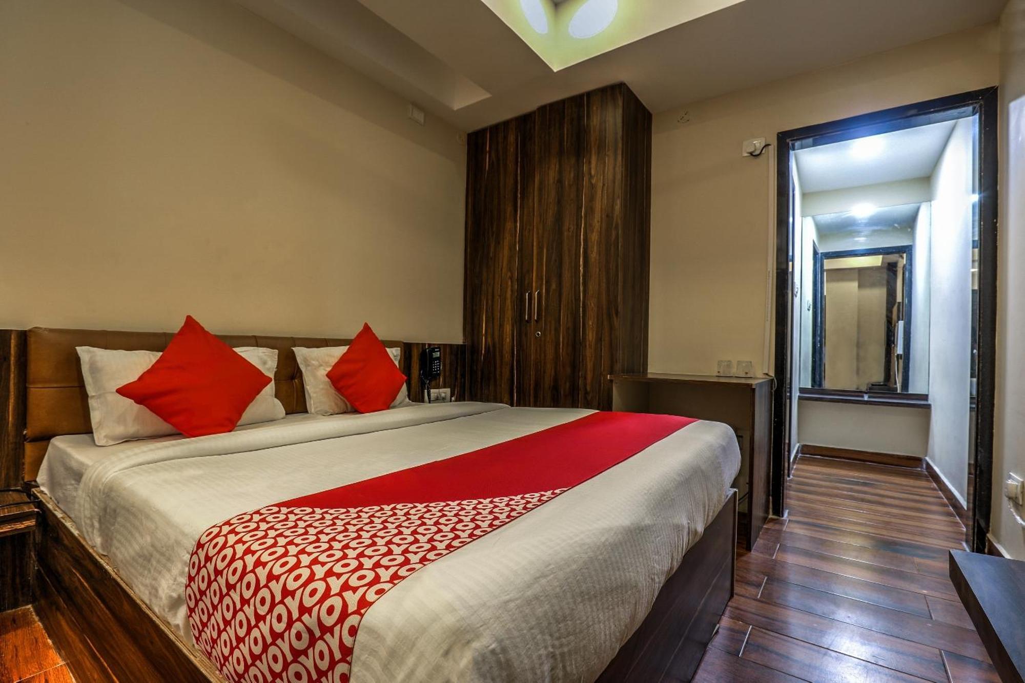 Capital O Sky Grand Hotell Hyderabad Eksteriør bilde