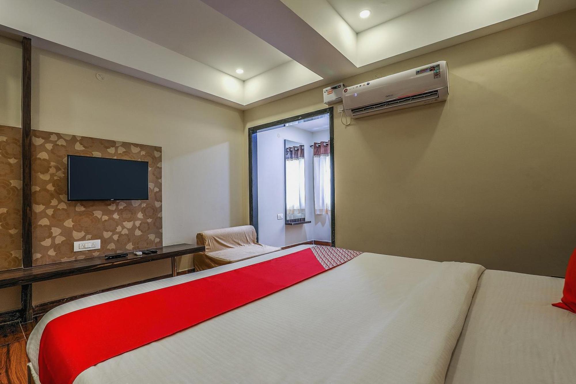 Capital O Sky Grand Hotell Hyderabad Eksteriør bilde