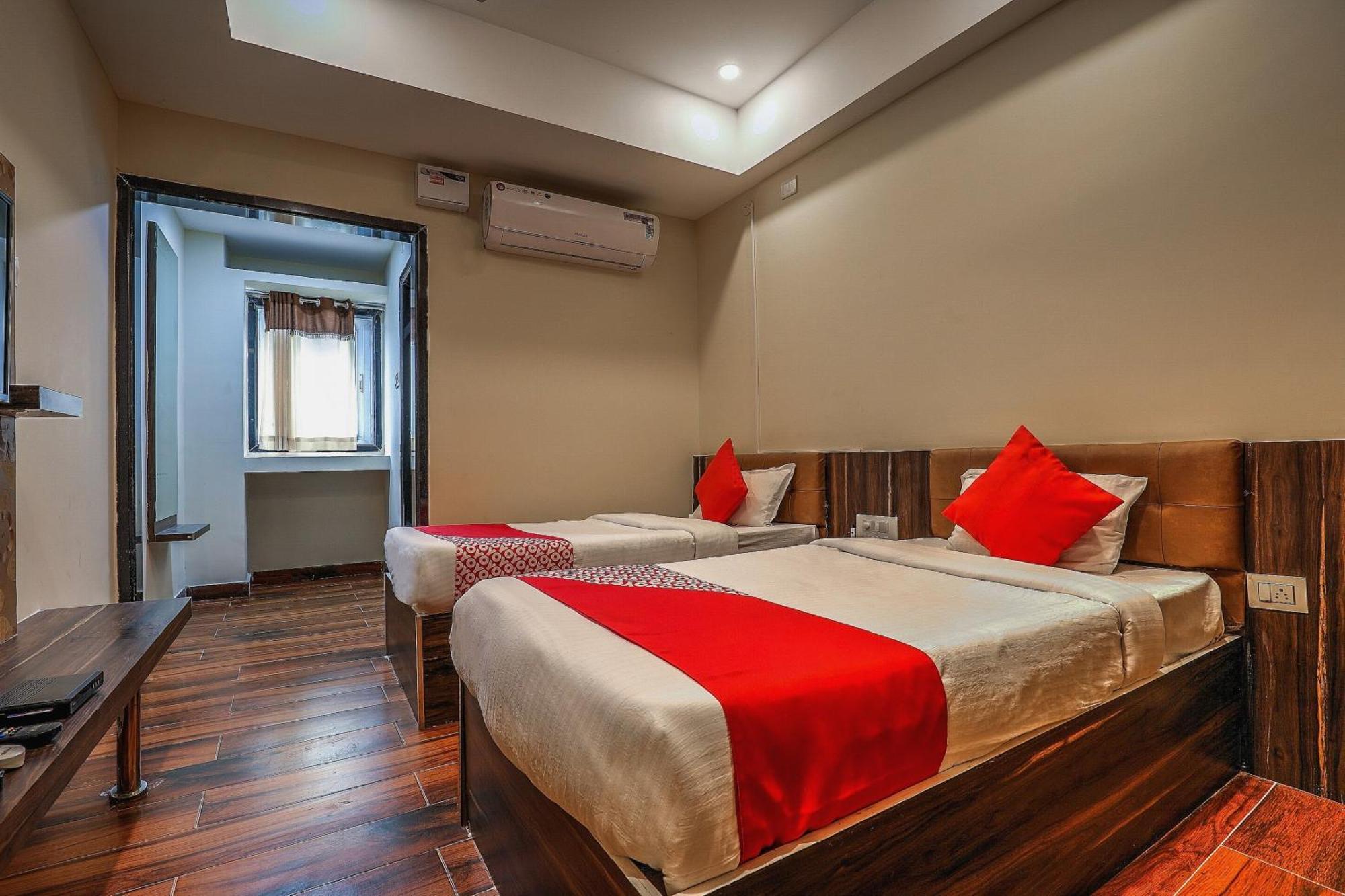 Capital O Sky Grand Hotell Hyderabad Eksteriør bilde