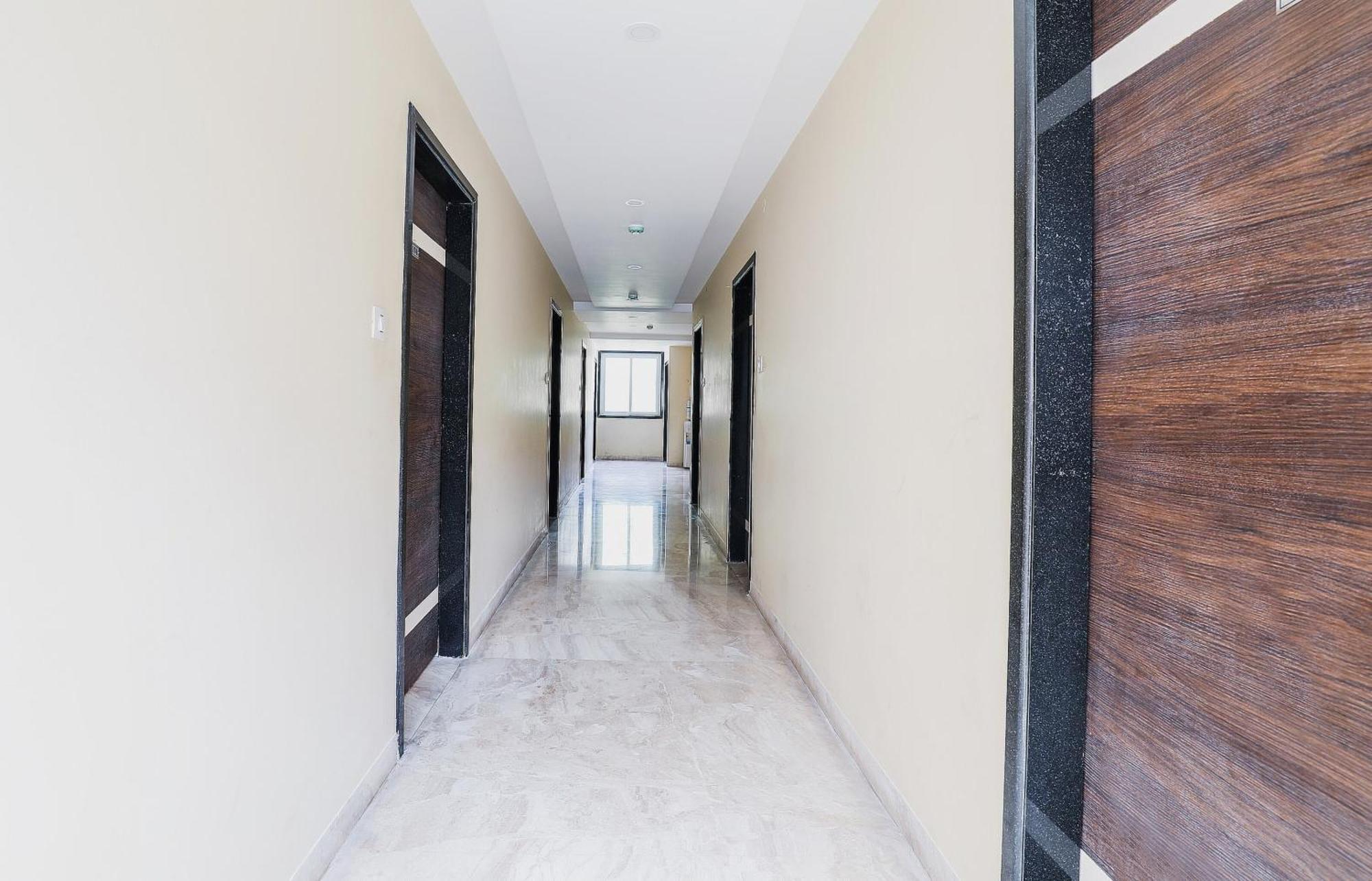 Capital O Sky Grand Hotell Hyderabad Eksteriør bilde