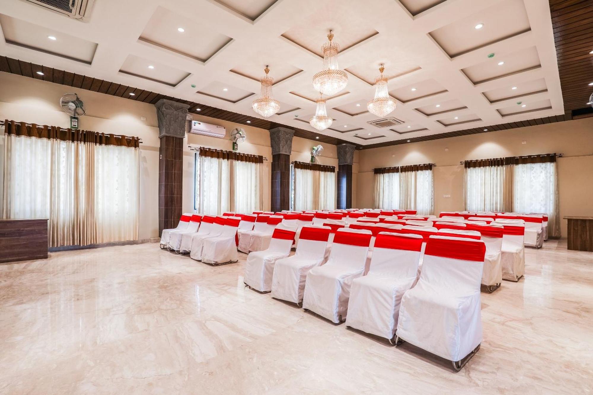 Capital O Sky Grand Hotell Hyderabad Eksteriør bilde